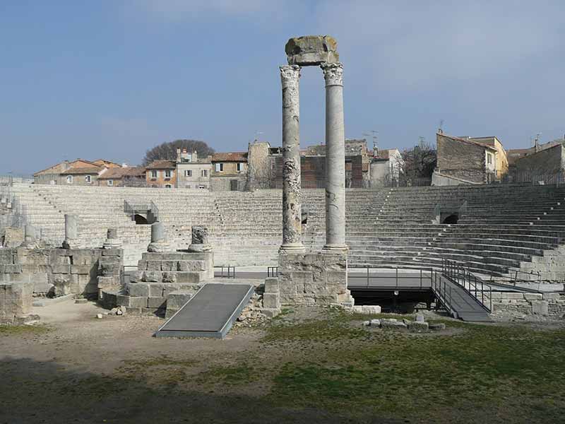 location maison arles